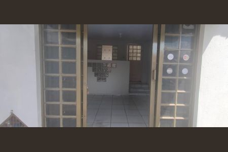 Casa para alugar com 195m², 3 quartos e 3 vagas Casa para alugar com 195m², 3 quartos e 3 vagasEdícula