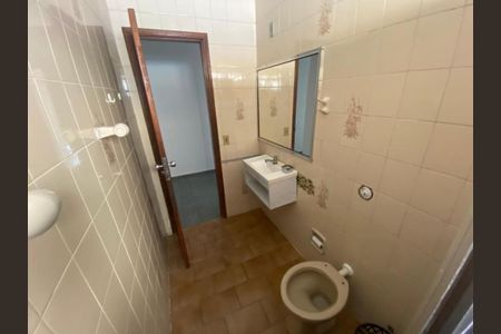 Casa para alugar com 195m², 3 quartos e 3 vagas Casa para alugar com 195m², 3 quartos e 3 vagasBanheiro social