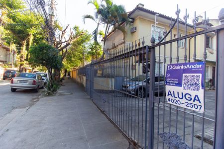 Casa de condomínio à venda com 120m², 3 quartos e 1 vaga Casa de condomínio à venda com 120m², 3 quartos e 1 vagaplaquinha
