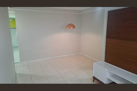 Sala de apartamento para alugar com 2 quartos, 60m² em Pechincha, Rio de Janeiro
