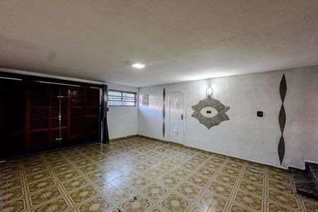 Garagem de casa para alugar com 3 quartos, 200m² em Vila Invernada, São Paulo