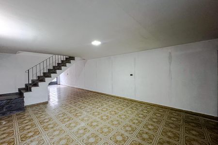 Garagem de casa para alugar com 3 quartos, 200m² em Vila Invernada, São Paulo
