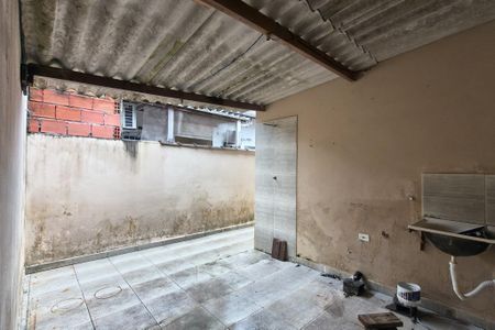 Quintal  de casa para alugar com 2 quartos, 75m² em Jardim Melvi, Praia Grande