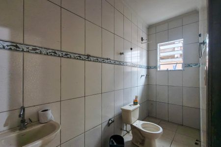 Casa para alugar com 75m², 2 quartos e 1 vaga Casa para alugar com 75m², 2 quartos e 1 vagaBanheiro da Suíte