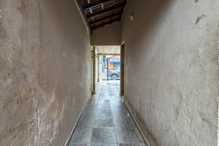 Casa para alugar com 75m², 2 quartos e 1 vaga Casa para alugar com 75m², 2 quartos e 1 vagaCorredor lateral