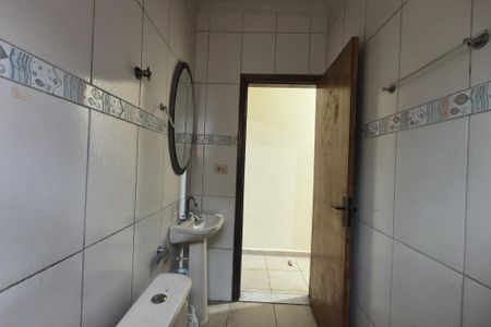 Casa para alugar com 75m², 2 quartos e 1 vaga Casa para alugar com 75m², 2 quartos e 1 vagaBanheiro