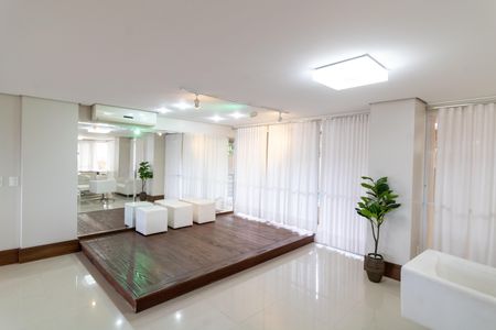 Apartamento para alugar com 81m², 3 quartos e 2 vagas Apartamento para alugar com 81m², 3 quartos e 2 vagasÁrea comum - Salão de festas