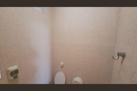Casa para alugar com 400m², 7 quartos e 8 vagasBanheiro 1