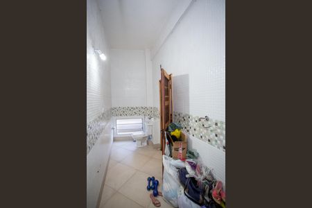Casa à venda com 1500m², 3 quartos e 8 vagas Casa à venda com 1500m², 3 quartos e 8 vagasBanheiro da Suíte 1