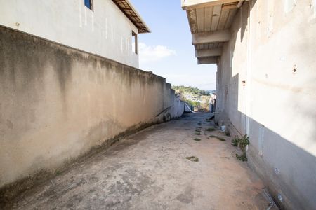 Garagem de casa à venda com 3 quartos, 280m² em Tropical, Contagem