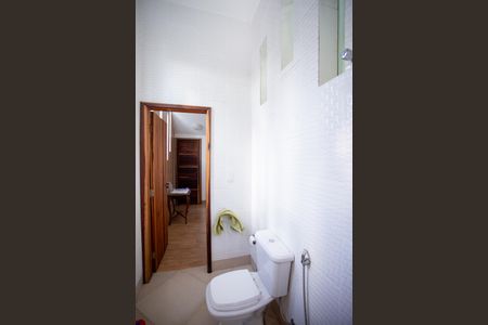 Casa à venda com 1500m², 3 quartos e 8 vagas Casa à venda com 1500m², 3 quartos e 8 vagasBanheiro da Suíte