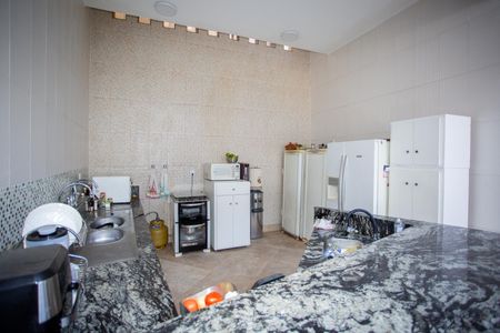 Cozinha de casa à venda com 3 quartos, 280m² em Tropical, Contagem