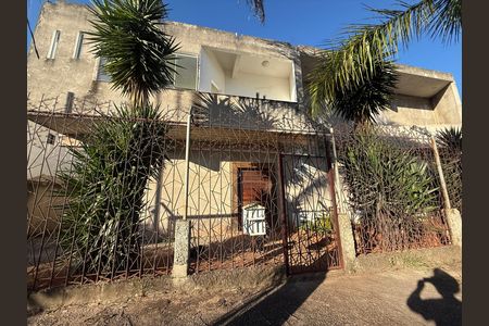 Fachada de casa à venda com 3 quartos, 280m² em Tropical, Contagem
