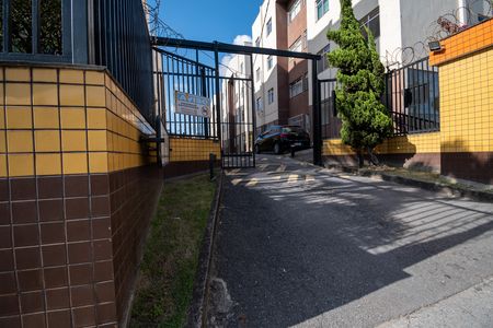 Apartamento para alugar com 59m², 3 quartos e 1 vaga Apartamento para alugar com 59m², 3 quartos e 1 vagaFachada