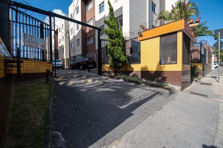 Apartamento para alugar com 59m², 3 quartos e 1 vaga Apartamento para alugar com 59m², 3 quartos e 1 vagaFachada
