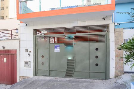 Casa para alugar com 160m², 2 quartos e 1 vaga Casa para alugar com 160m², 2 quartos e 1 vagaFachada