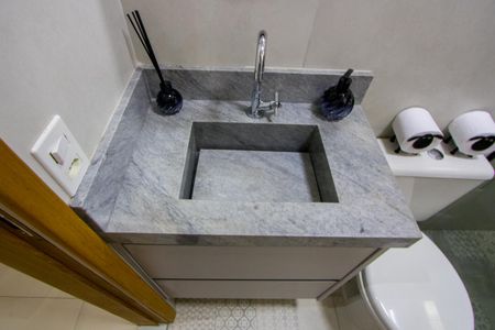 Apartamento para alugar com 85m², 3 quartos e 2 vagas Apartamento para alugar com 85m², 3 quartos e 2 vagasBanheiro social