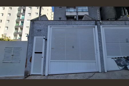 Apartamento para alugar com 85m², 3 quartos e 2 vagas Apartamento para alugar com 85m², 3 quartos e 2 vagasFachada