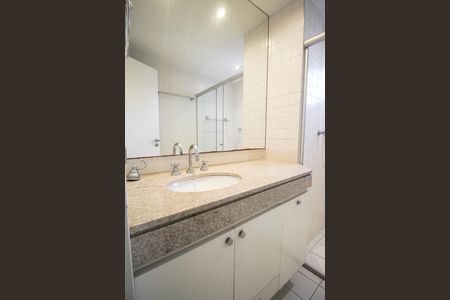 Apartamento para alugar com 74m², 1 quarto e 2 vagas Apartamento para alugar com 74m², 1 quarto e 2 vagasBanheiro