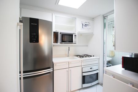 Cozinha de apartamento para alugar com 1 quarto, 74m² em Moema, São Paulo