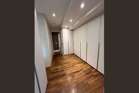 Corredor de apartamento à venda com 3 quartos, 190m² em Indianópolis, São Paulo