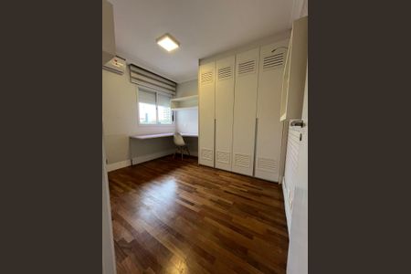 Quarto de apartamento à venda com 3 quartos, 190m² em Indianópolis, São Paulo
