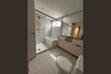 Apartamento à venda com 190m², 3 quartos e 3 vagasBanheiro 