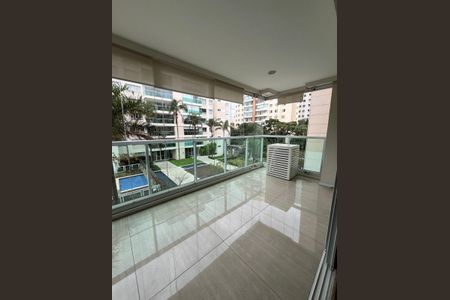 Apartamento à venda com 190m², 3 quartos e 3 vagasVaranda