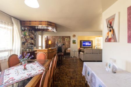 Casa à venda com 360m², 3 quartos e 5 vagasSala
