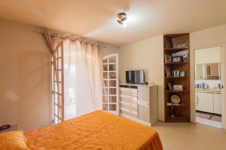 Casa à venda com 360m², 3 quartos e 5 vagasSuíte