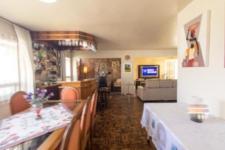 Casa à venda com 360m², 3 quartos e 5 vagasSala