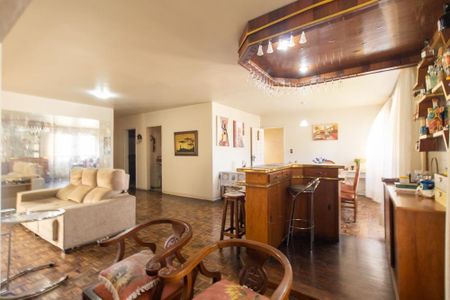 Casa à venda com 360m², 3 quartos e 5 vagasSala
