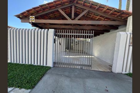 Casa à venda com 150m², 3 quartos e 3 vagas Casa à venda com 150m², 3 quartos e 3 vagasGaragem