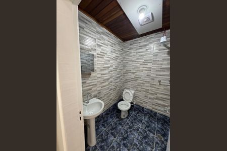 Casa à venda com 150m², 3 quartos e 3 vagas Casa à venda com 150m², 3 quartos e 3 vagasBanheiro 1