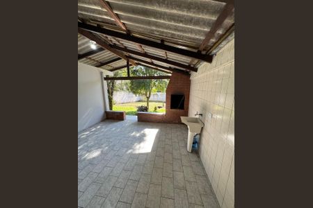 Casa à venda com 150m², 3 quartos e 3 vagas Casa à venda com 150m², 3 quartos e 3 vagaschurrasqueira