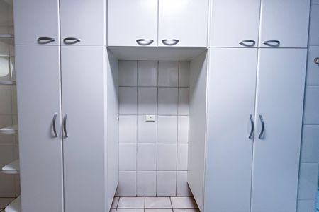 Apartamento para alugar com 180m², 3 quartos e 2 vagas