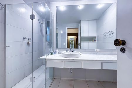 Apartamento para alugar com 180m², 3 quartos e 2 vagas