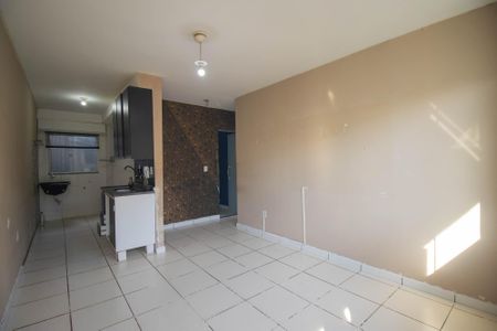 Sala de apartamento para alugar com 2 quartos, 52m² em Paraíso, São Gonçalo