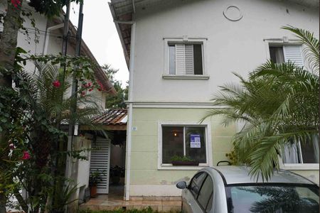 Casa de condomínio à venda com 122m², 1 quarto e 2 vagas Casa de condomínio à venda com 122m², 1 quarto e 2 vagasFachada