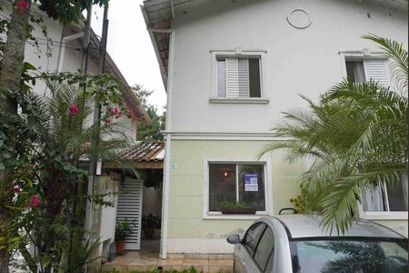 Casa de condomínio à venda com 122m², 1 quarto e 2 vagas Casa de condomínio à venda com 122m², 1 quarto e 2 vagasFachada