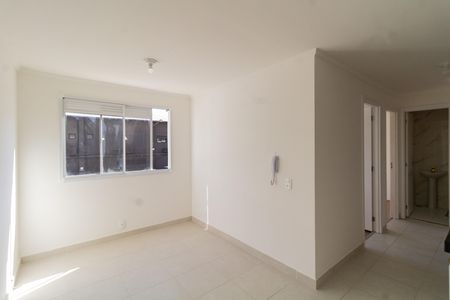 Sala de apartamento para alugar com 2 quartos, 35m² em Parque Industrial Tomas Edson, São Paulo