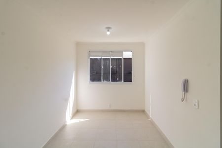 Sala de apartamento para alugar com 2 quartos, 35m² em Parque Industrial Tomas Edson, São Paulo
