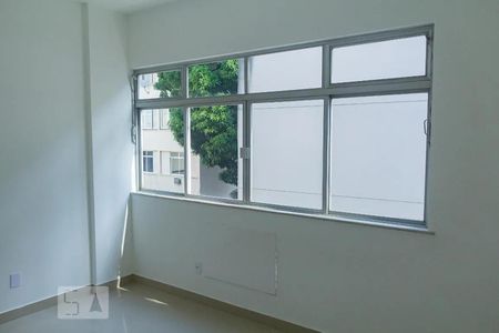 Apartamento à venda com 130m², 3 quartos e 1 vaga Apartamento à venda com 130m², 3 quartos e 1 vagaSala