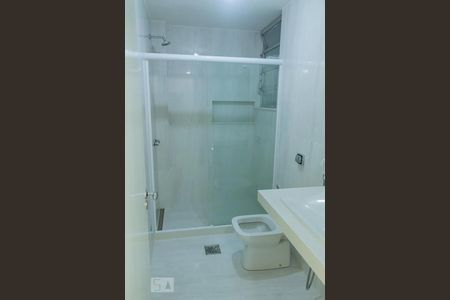 Apartamento à venda com 130m², 3 quartos e 1 vaga Apartamento à venda com 130m², 3 quartos e 1 vagaBanheiro