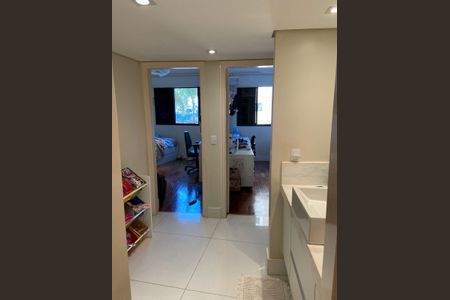Apartamento para alugar com 117m², 3 quartos e 2 vagas Apartamento para alugar com 117m², 3 quartos e 2 vagasCorredor