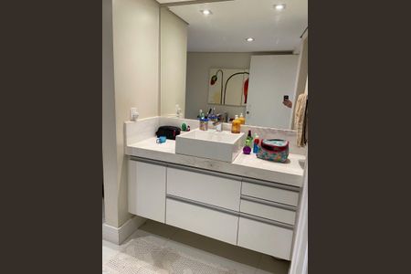 Apartamento para alugar com 117m², 3 quartos e 2 vagas Apartamento para alugar com 117m², 3 quartos e 2 vagasBanheiro da Suíte