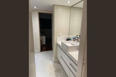 Apartamento para alugar com 117m², 3 quartos e 2 vagas Apartamento para alugar com 117m², 3 quartos e 2 vagasBanheiro social