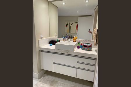 Apartamento para alugar com 117m², 3 quartos e 2 vagas Apartamento para alugar com 117m², 3 quartos e 2 vagasBanheiro social