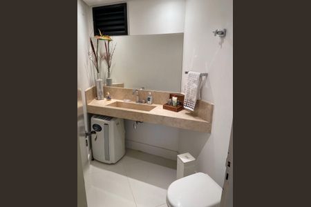 Apartamento para alugar com 117m², 3 quartos e 2 vagas Apartamento para alugar com 117m², 3 quartos e 2 vagasBanheiro da Suíte