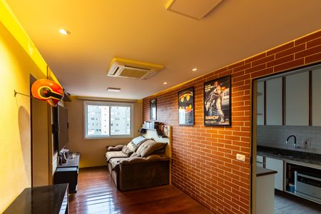 Apartamento para alugar com 75m², 2 quartos e 1 vagaSala 